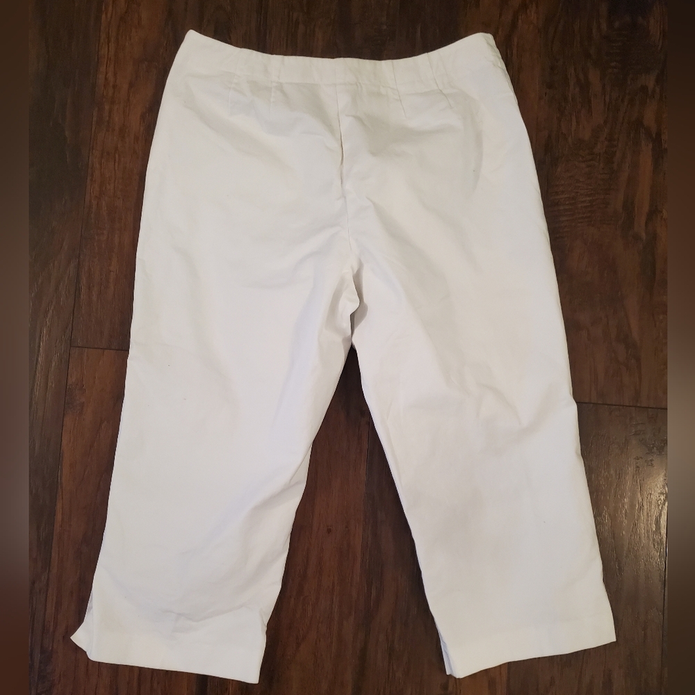 Liz Claiborne White Michaela Mid Rise Capris Size 14 - Picture 3 of 9